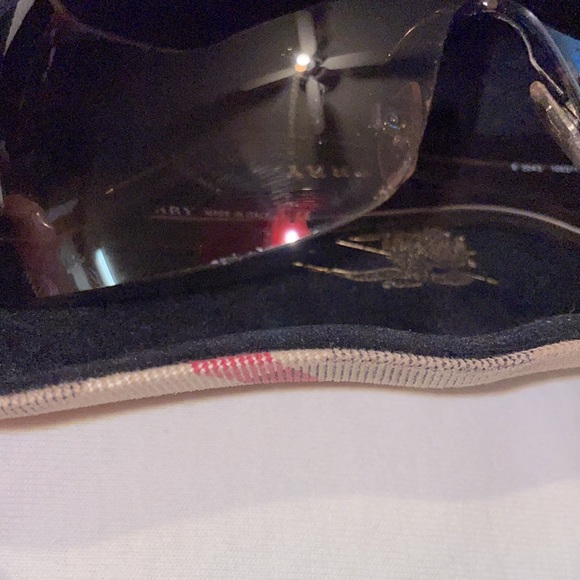 💕 Burberry 💕 - Picture 5 of 9